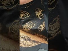 ตู้จำหน่ายเครื่องประดับสำหรับ เสื้อผ้า, เครื่องหนัง, รองเท้า, หมวก, ผ้าพันคอ และผลิตภัณฑ์สิ่งทออื่นๆ