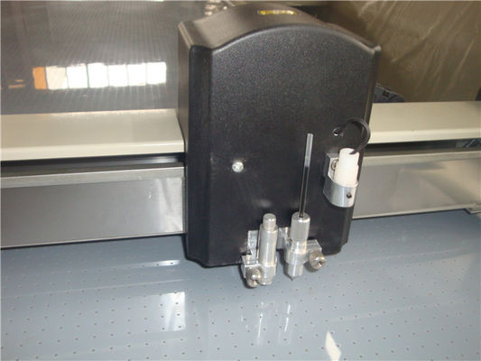 เครื่องตัดกระดาษแบบดิจิตอล, เครื่องตัดอัตโนมัติ